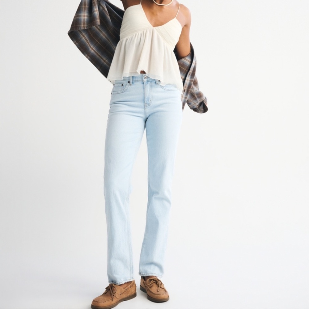 Abercrombie & Fitch Curve Love 90s Straight Jean – Light Wash – Mid Rise